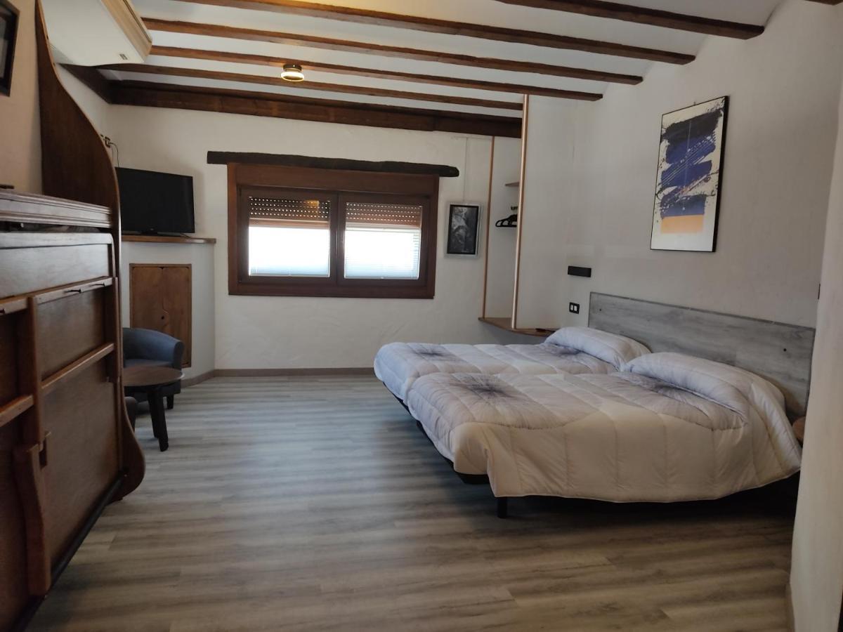 Hostal Suetxe Los Arcos Zewnętrze zdjęcie